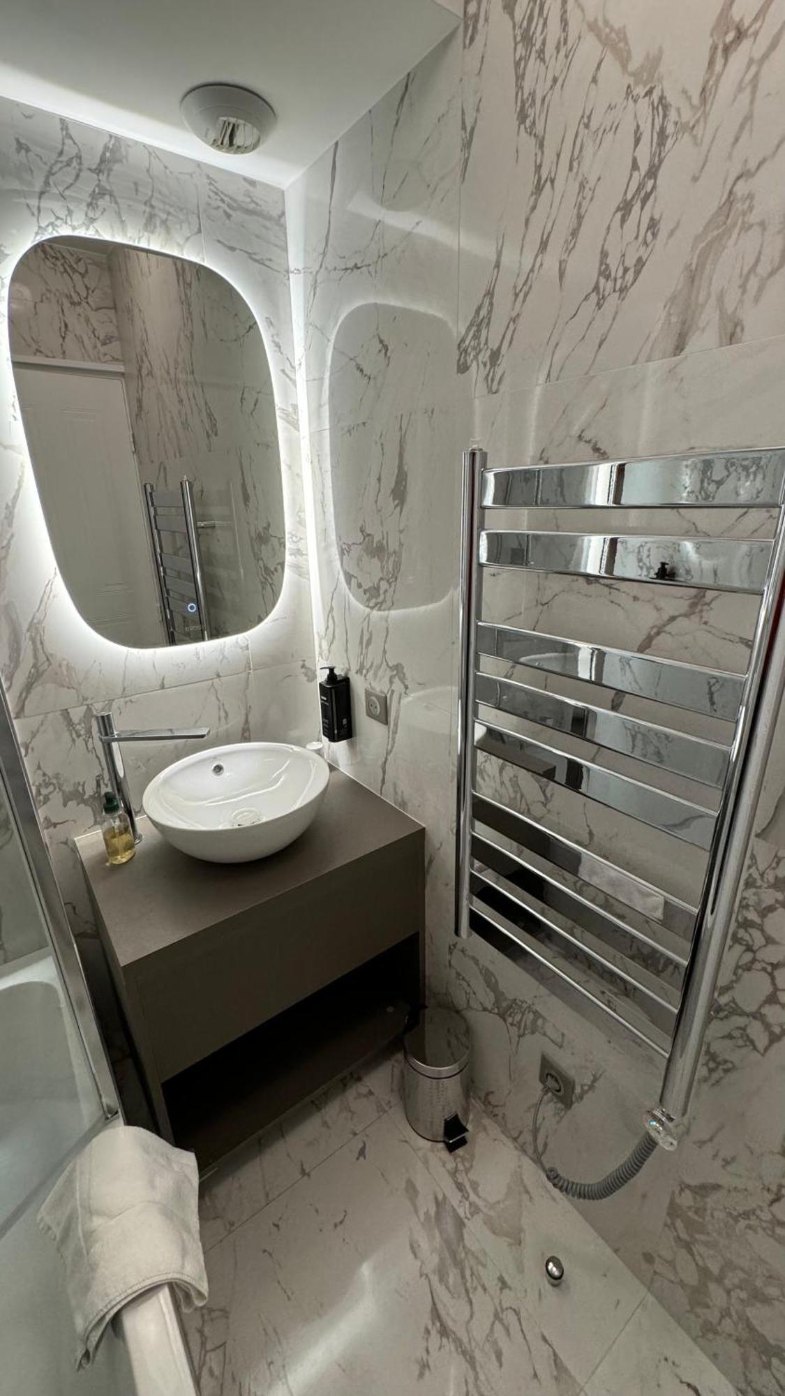 Penthouse Vue Mer Avec Rooftop,Jacuzzi,Et Parking Prive Антіб Екстер'єр фото